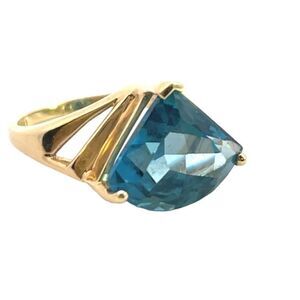 14K Yellow Gold Trillion Cut London Blue Topaz Statement Ring Modern Split Shank
